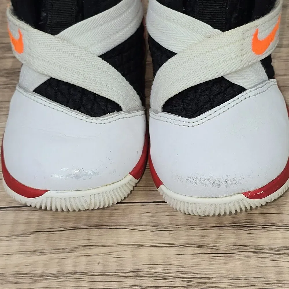 Nike LeBron Soldier XII 12 Toddler's Sz 5C White Black Red Sneakers (AH1690-181)